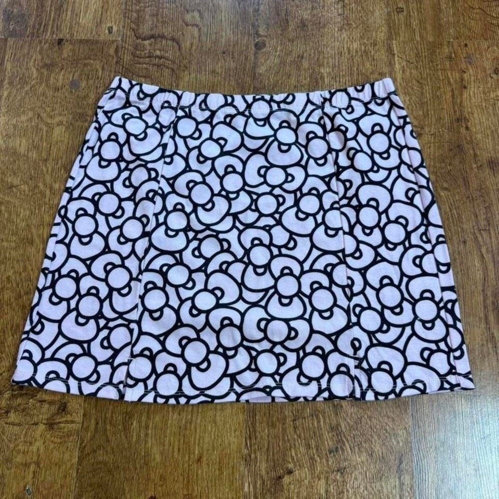 Hello‎ Kitty pink skirt with Bows all over print.